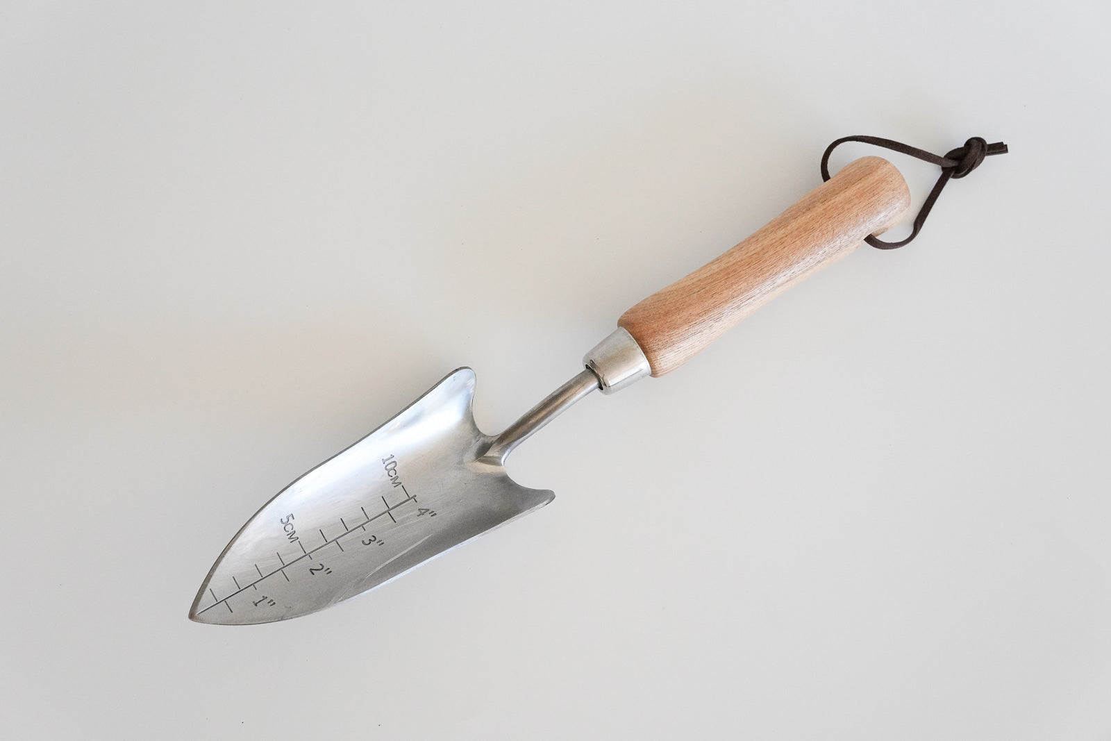 Gardening trowel transplanter tool with wooden handle