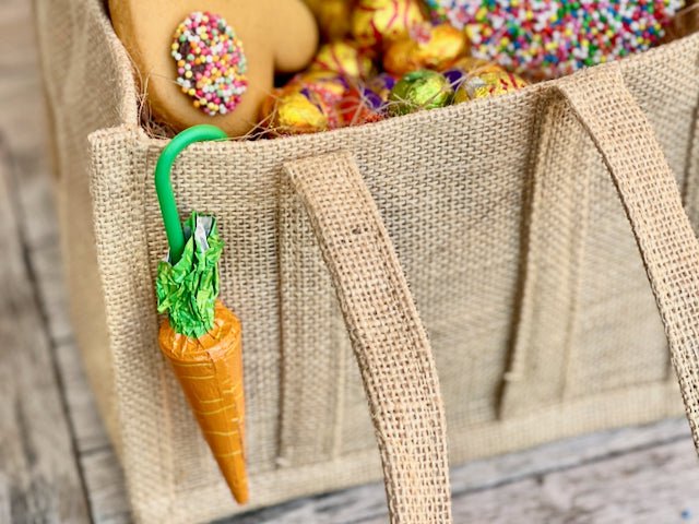 Easter Succulent Basket with chocolate and cookie